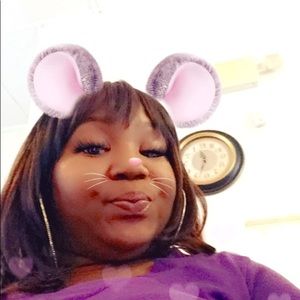 Meet your Posher, Ebony